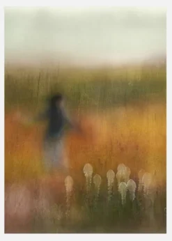 A Girl And Bear Grass Canvastavla (30x40 cm)