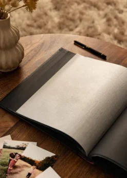Black Line Maxi Album 30x33 cm (100 Svarta sidor / 50 blad)