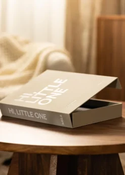 KAILA HI LITTLE ONE Grey - Coffee Table Photo Album (60 Svarta Sidor)