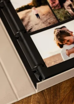 KAILA HI LITTLE ONE Grey - Coffee Table Photo Album (60 Svarta Sidor)