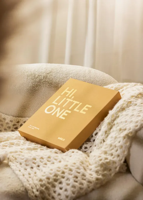 KAILA HI LITTLE ONE Manilla - Coffee Table Photo Album (60 Svarta Sidor)