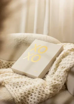 KAILA XOXO Creme - Coffee Table Photo Album (60 Svarta Sidor / 30 Blad)