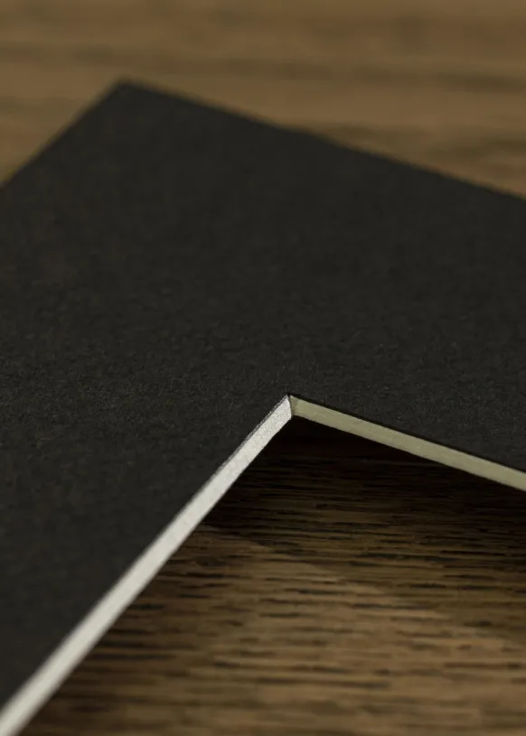 Passepartout Svart Standard (Vit kärna) 80x80 cm (69x69)