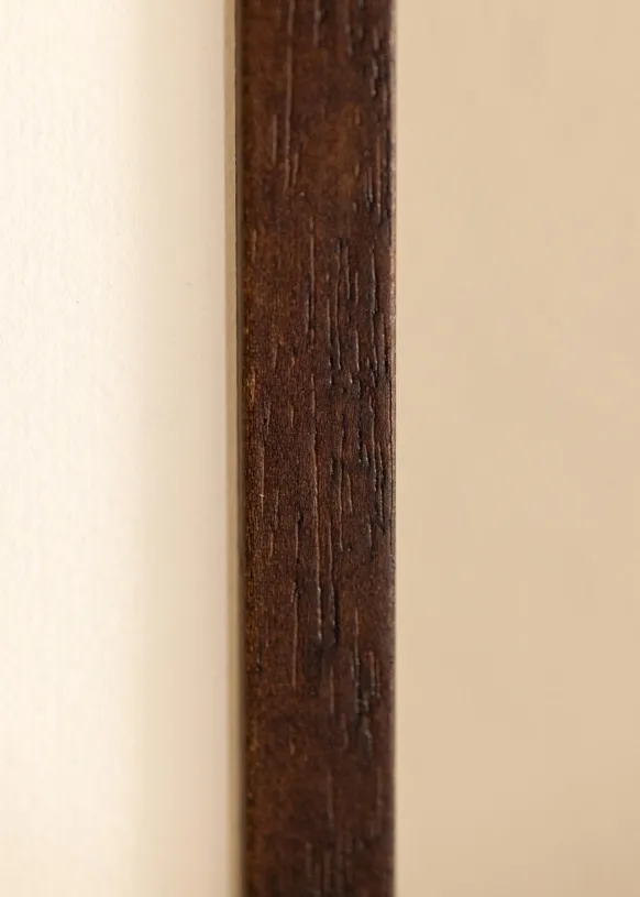 Ram Edsbyn Valnöt 30x38 cm - Passepartout Vit 22x30 cm