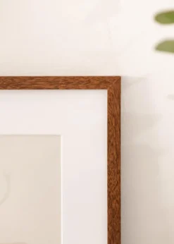 Ram Modern Varm Brun 50x70 cm - Passepartout Vit 40x61 cm