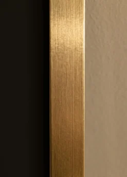 Ram Selection Guld 70x100 cm - Passepartout Svart 59,4x84 cm (A1)
