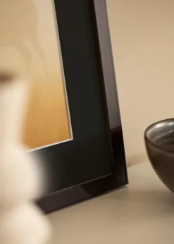 Ram Selection Valnöt 30x40 cm - Passepartout Svart 8x12 inches