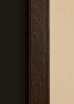 Ram Selection Valnöt 70x100 cm - Passepartout Svart 59,4x84 cm (A1)