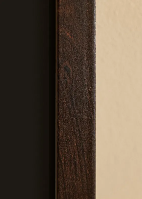 Ram Selection Valnöt 70x90 cm - Passepartout Svart 60x80 cm
