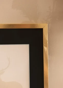 Ram Trendy Guld 40x50 cm - Passepartout Svart 27x35 cm